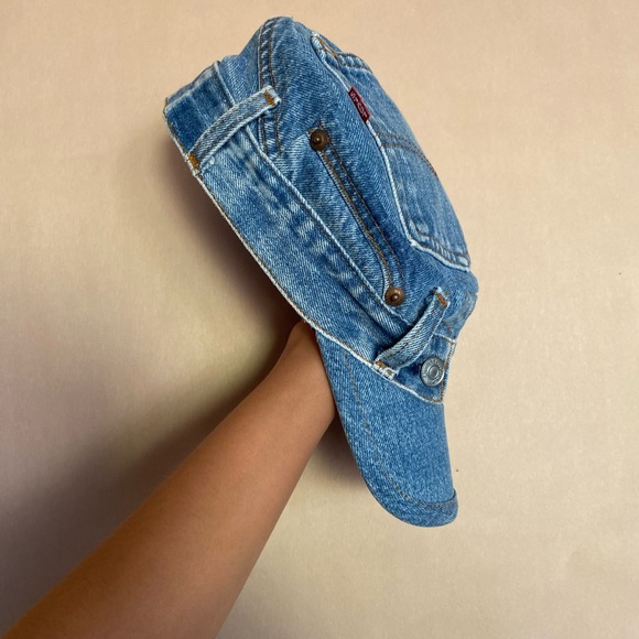 Vintage Levi’s Hat - Picture 4 of 8